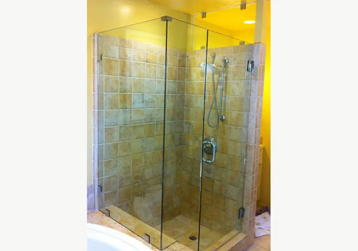 Frameless Glass Bath Enclosure