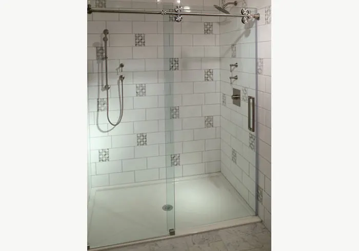 Skyline Shower Enclosure in Mission Beach, California